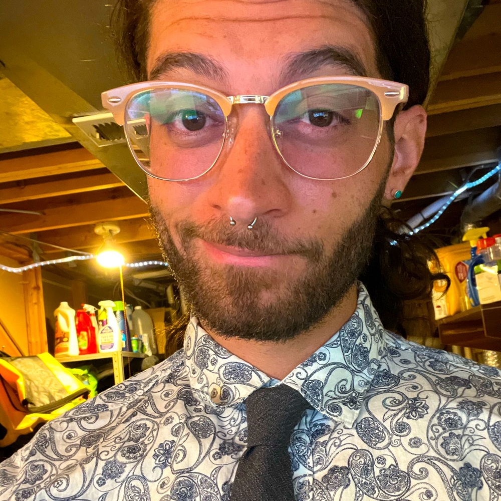 Meet your Posher, Avery